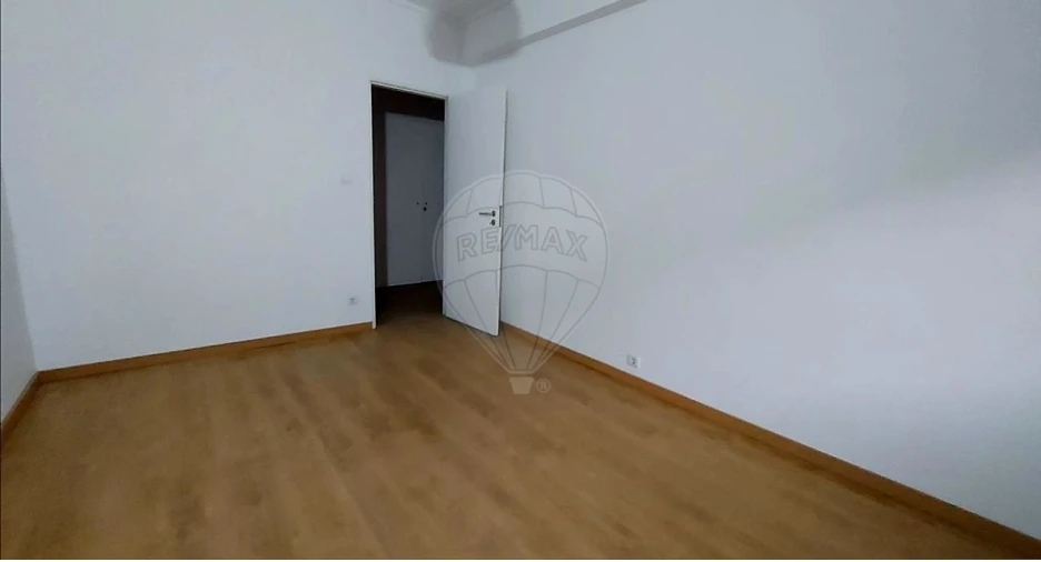 Apartamento T2 para Venda em Algueirão-Mem Martins Foto 9