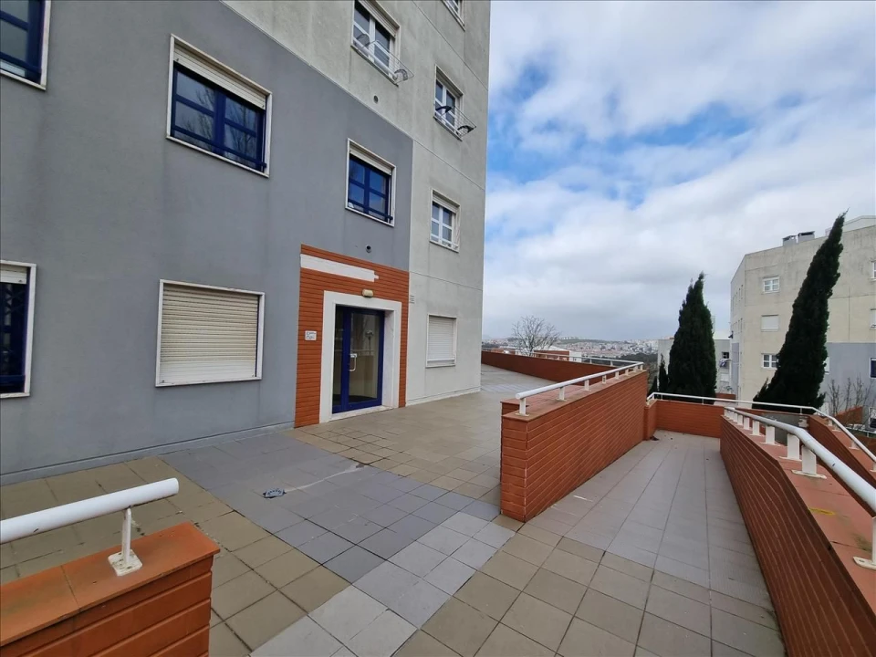 Apartamento T2 para Venda em Venteira Foto 2