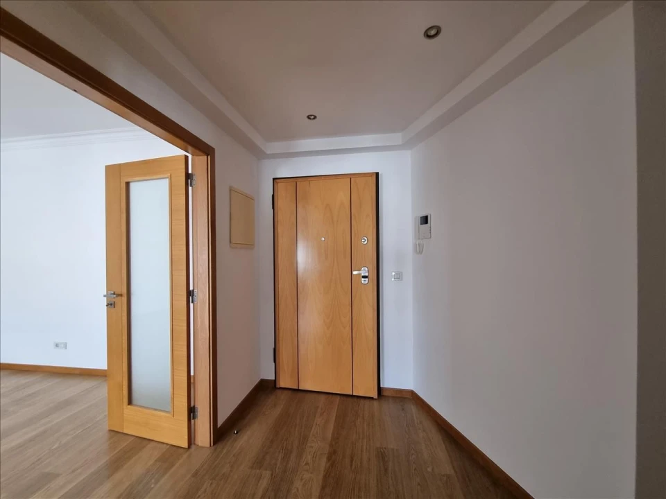 Apartamento T2 para Venda em Venteira Foto 3