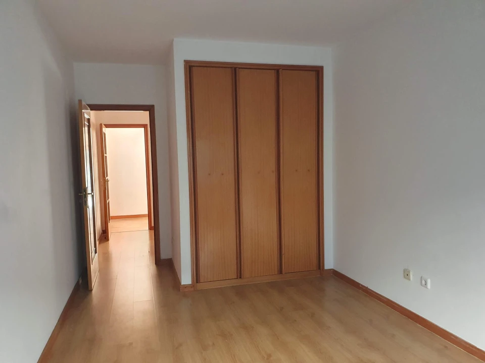 Apartamento T2 para Venda em Canelas Foto 7