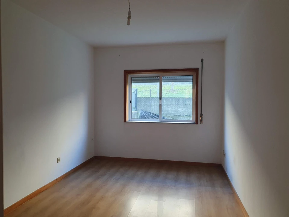 Apartamento T2 para Venda em Canelas Foto 8