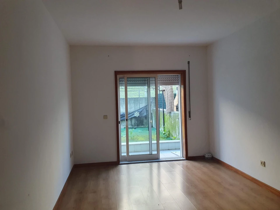 Apartamento T2 para Venda em Canelas Foto 5