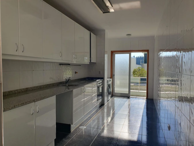 Apartamento T2 para Venda em Canelas Foto 9