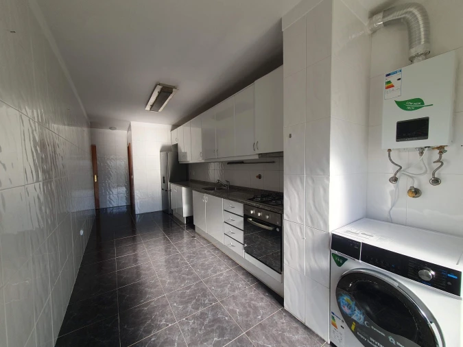 Apartamento T2 para Venda em Canelas Foto 10