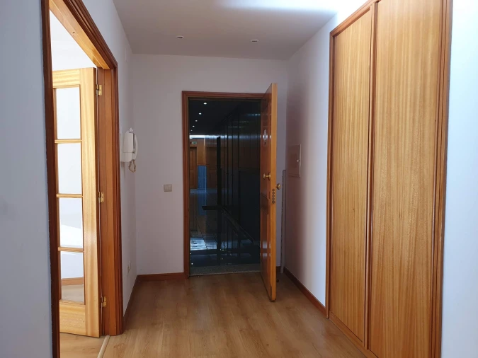 Apartamento T2 para Venda em Canelas Foto 2