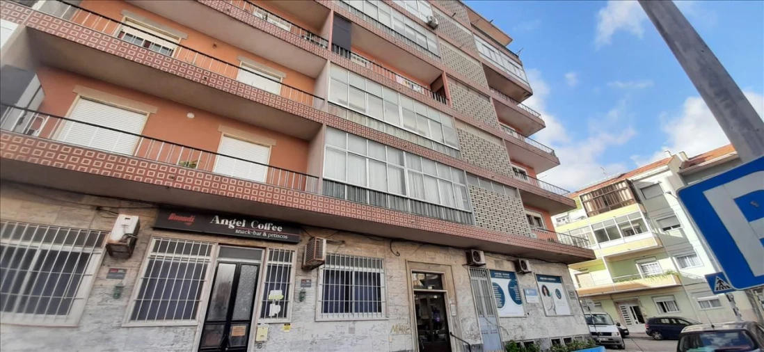 Apartamento T2 para Venda em Amora Foto 1