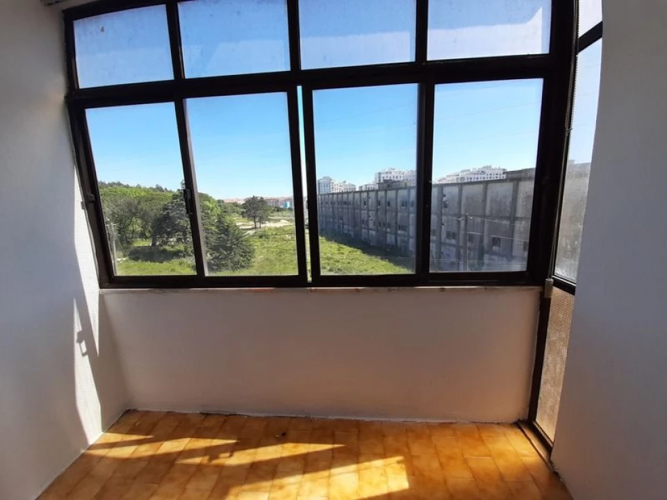 Apartamento T2 para Venda em Agualva e Mira-Sintra Foto 7