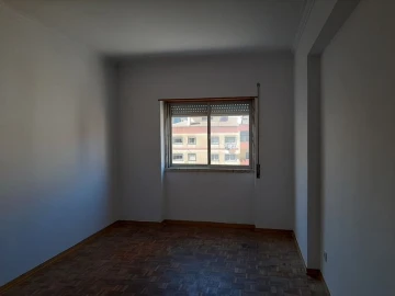 Apartamento T2 para Venda em Agualva e Mira-Sintra