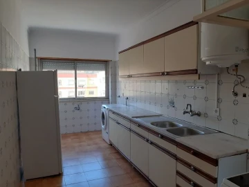 Apartamento T2 para Venda em Agualva e Mira-Sintra