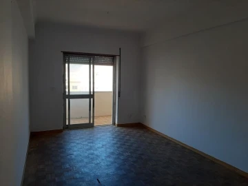 Apartamento T2 para Venda em Agualva e Mira-Sintra
