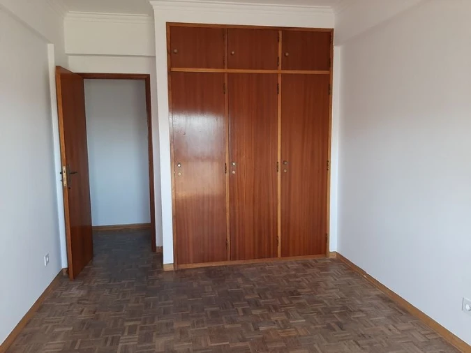 Apartamento T2 para Venda em Agualva e Mira-Sintra Foto 8