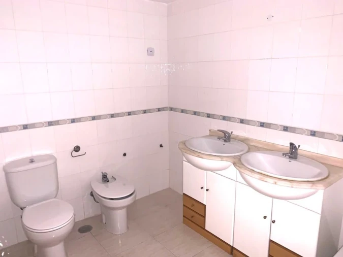 Apartamento T2 para Venda em Azambuja Foto 12