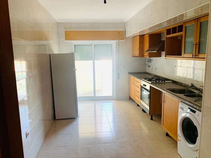 Apartamento T2 para Venda em Azambuja Foto 4