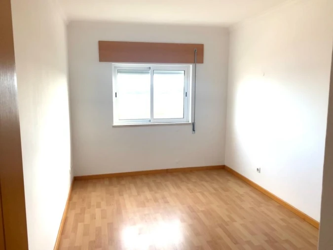 Apartamento T2 para Venda em Azambuja Foto 6