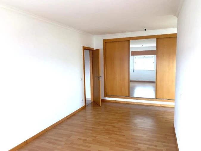 Apartamento T2 para Venda em Azambuja Foto 9