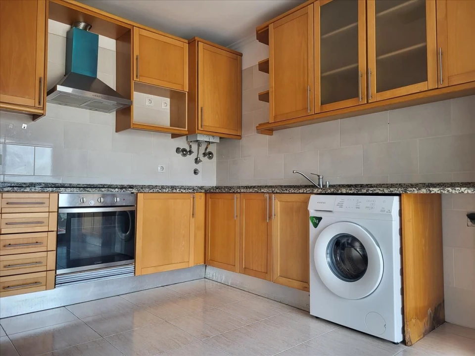 Apartamento T3 para Venda em Azambuja Foto 3
