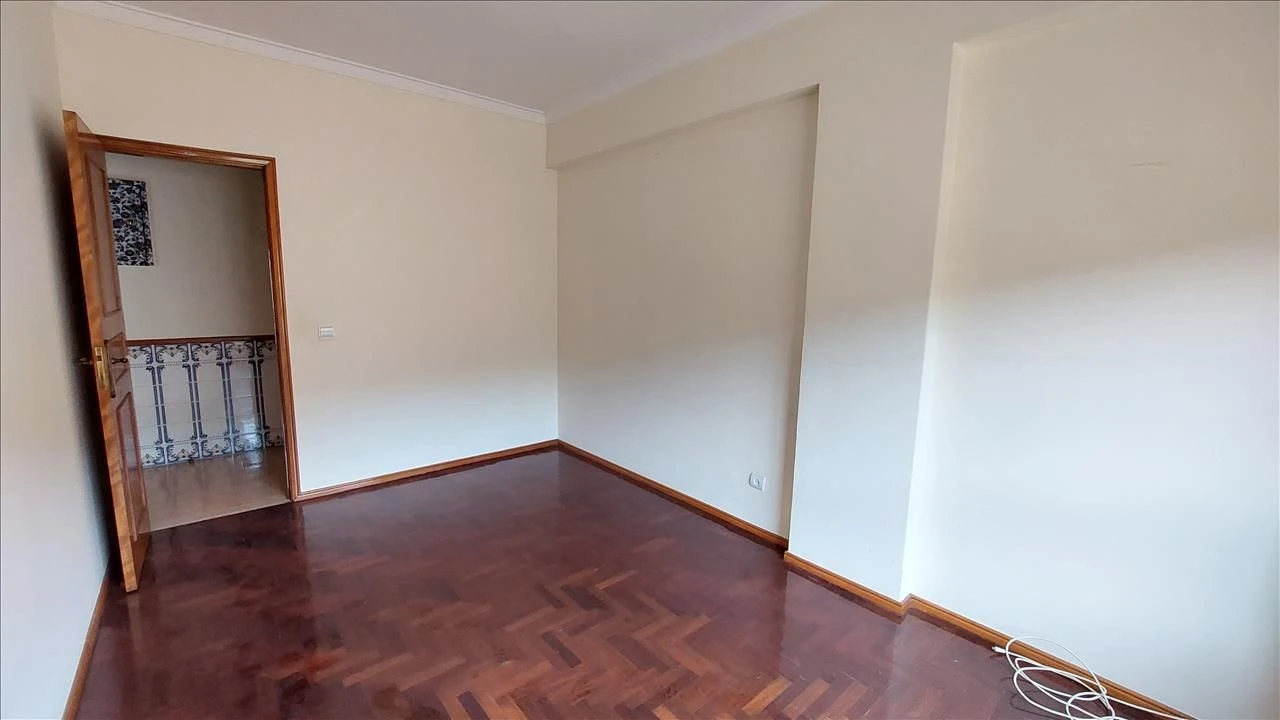 Apartamento T2 para Venda em Queluz e Belas Foto 8
