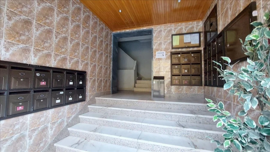 Apartamento T2 para Venda em Queluz e Belas Foto 2