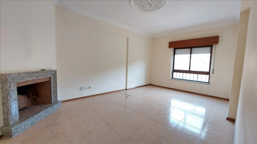 Apartamento T2 para Venda em Queluz e Belas Foto 4