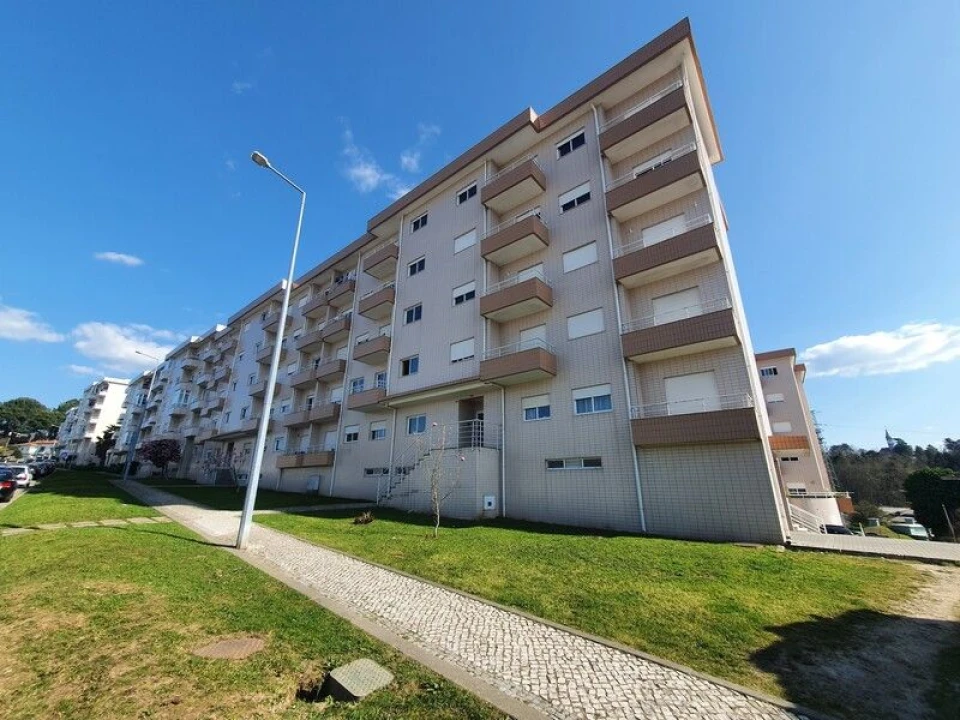 Apartamento T2 para Venda em O. Azeméis, Riba-Ul, Ul, Macinhata Seixa, Madail Foto 1