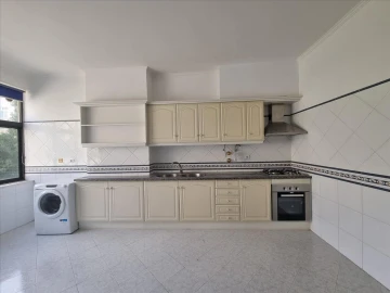 Apartamento T3 para Venda em Marvila, Ribeira Santarém, São Salvador, São Nicolau