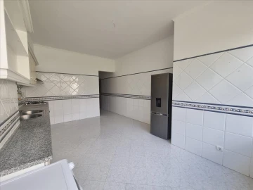 Apartamento T3 para Venda em Marvila, Ribeira Santarém, São Salvador, São Nicolau
