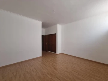 Apartamento T3 para Venda em Marvila, Ribeira Santarém, São Salvador, São Nicolau