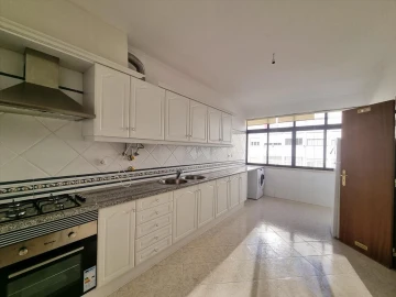 Apartamento T2 para Venda em Marvila, Ribeira Santarém, São Salvador, São Nicolau