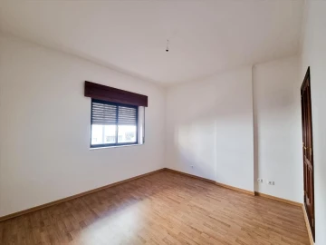 Apartamento T2 para Venda em Marvila, Ribeira Santarém, São Salvador, São Nicolau