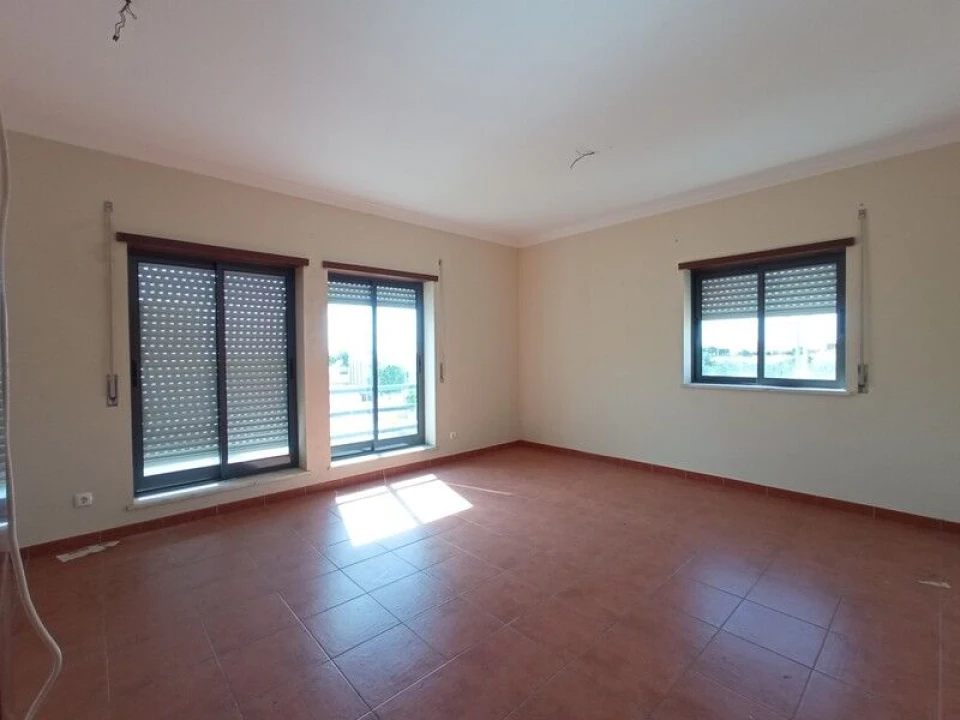 Apartamento T4 para Venda em Alter do Chão Foto 2