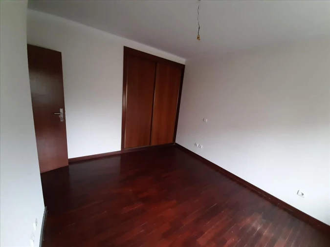 Apartamento T2 para Venda em Valongo Foto 8