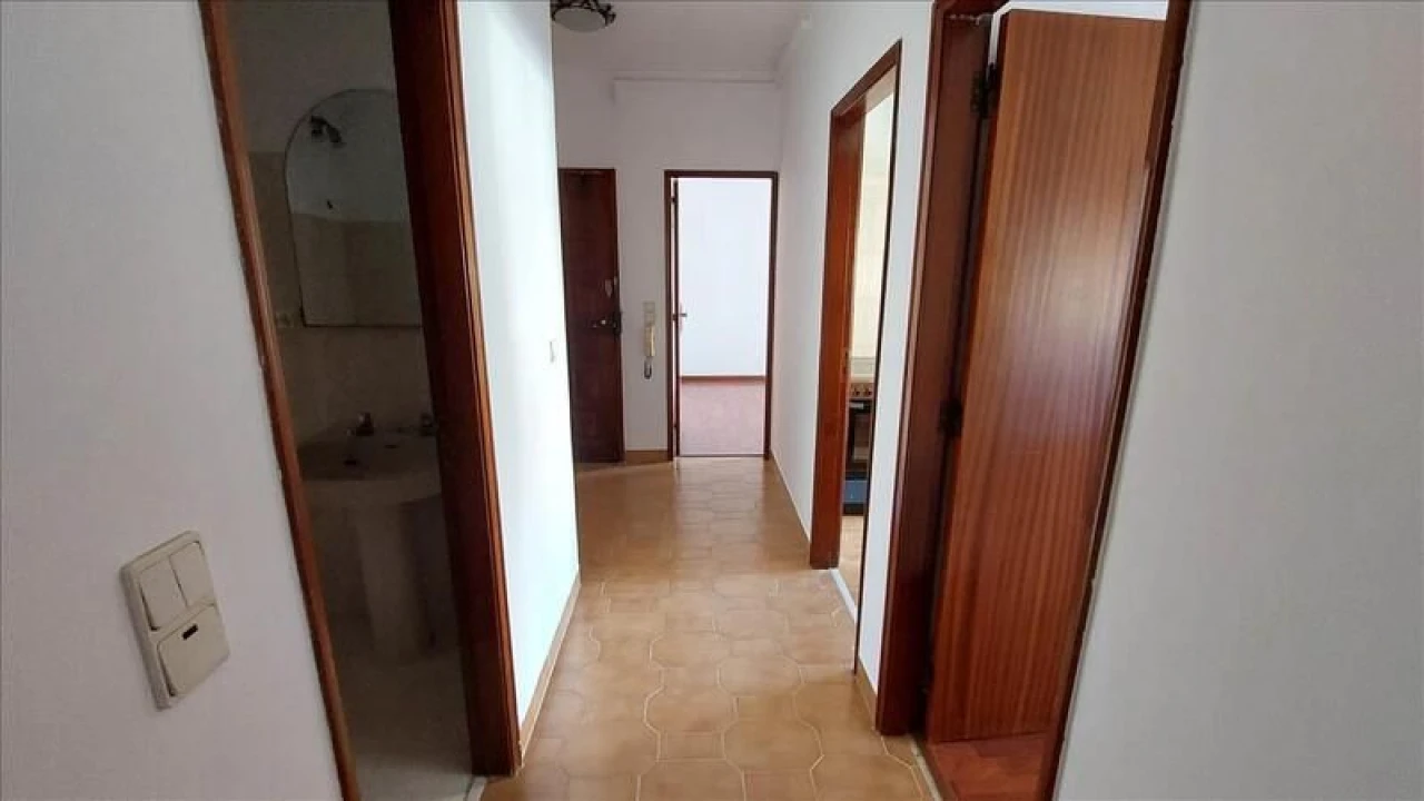 Apartamento T2 para Venda em Agualva e Mira-Sintra Foto 10