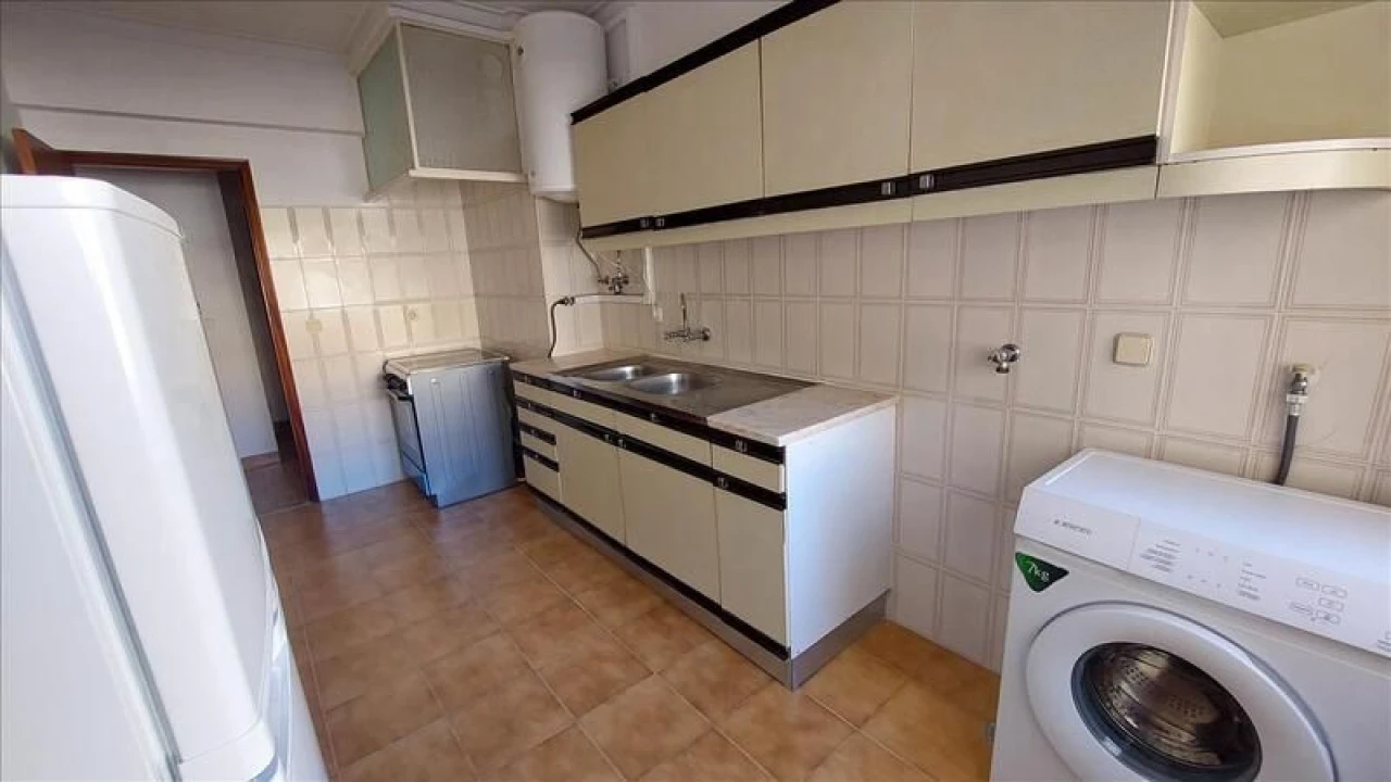 Apartamento T2 para Venda em Agualva e Mira-Sintra Foto 11