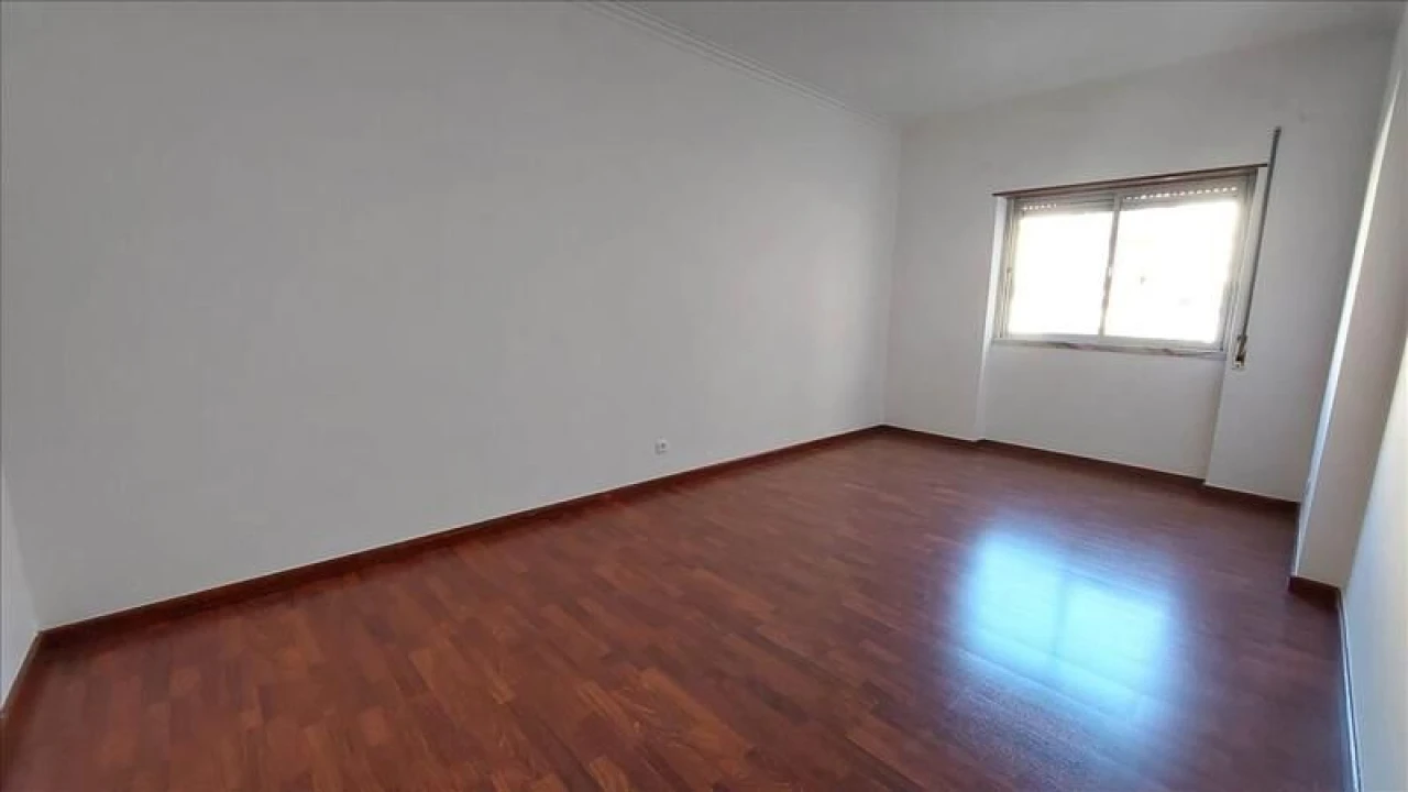 Apartamento T2 para Venda em Agualva e Mira-Sintra Foto 7