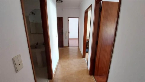 Apartamento T2 para Venda em Agualva e Mira-Sintra