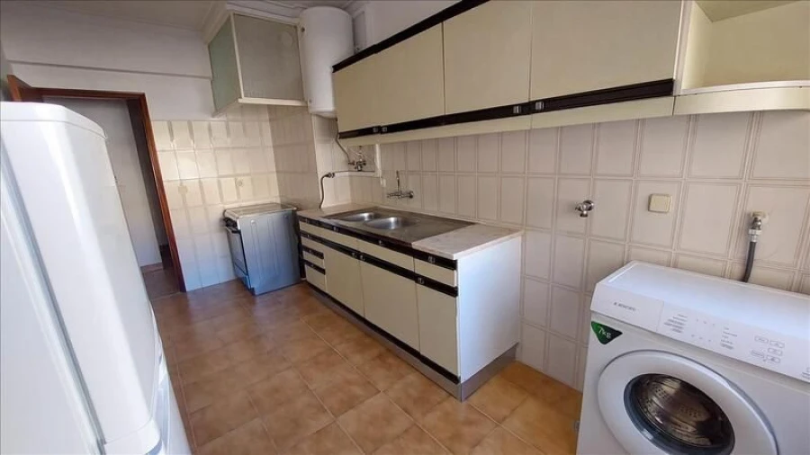 Apartamento T2 para Venda em Agualva e Mira-Sintra Foto 11