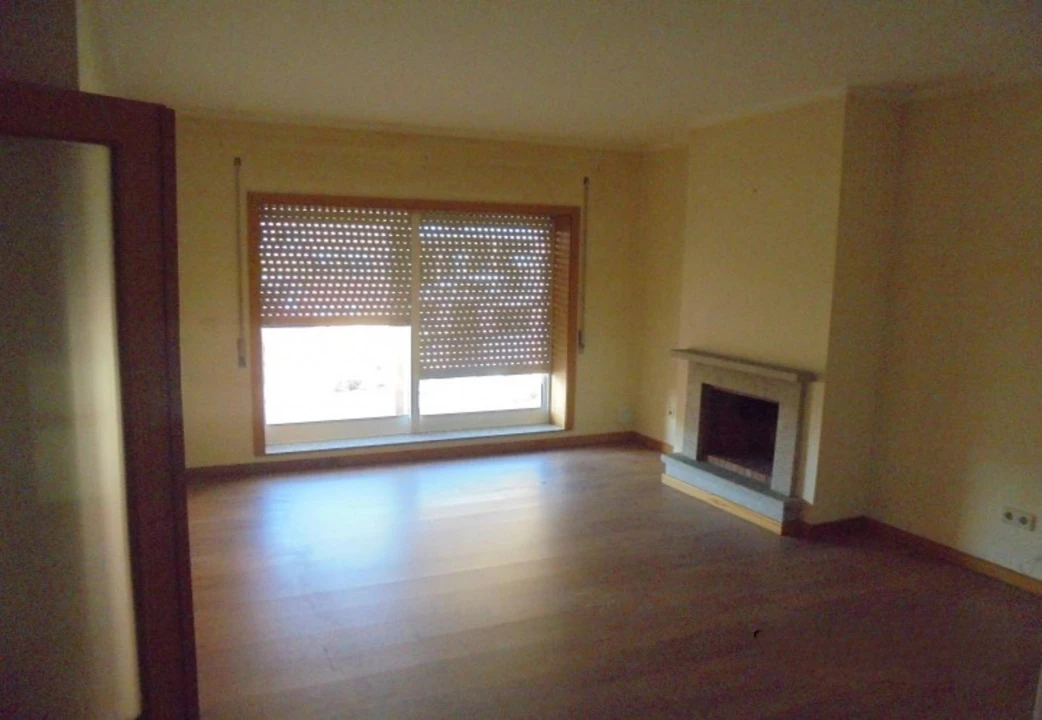 Apartamento T2 para Venda em Canelas Foto 4