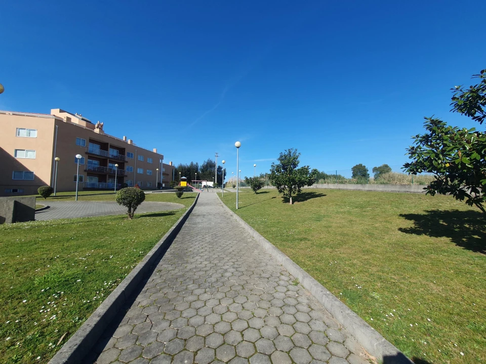 Apartamento T2 para Venda em Canelas Foto 19