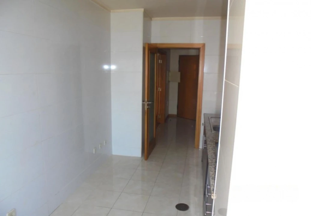 Apartamento T2 para Venda em Canelas Foto 6