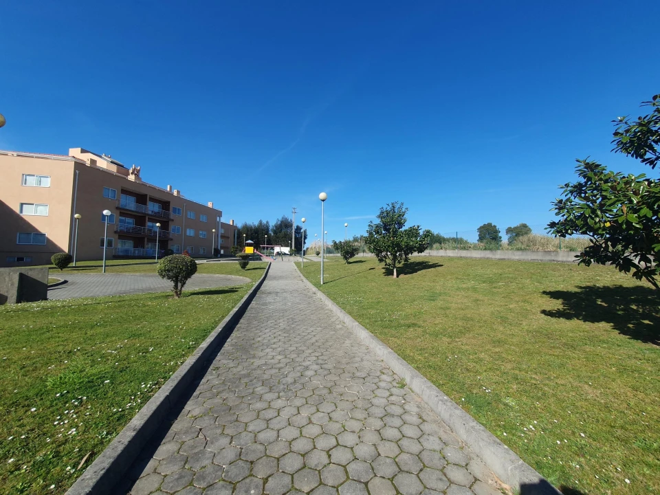 Apartamento T2 para Venda em Canelas Foto 19