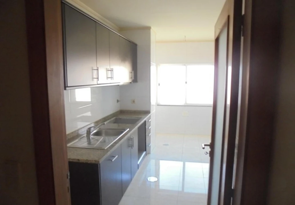 Apartamento T2 para Venda em Canelas Foto 5