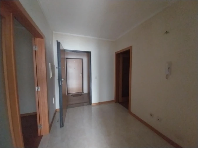 Apartamento T2 para Venda em Canelas Foto 2