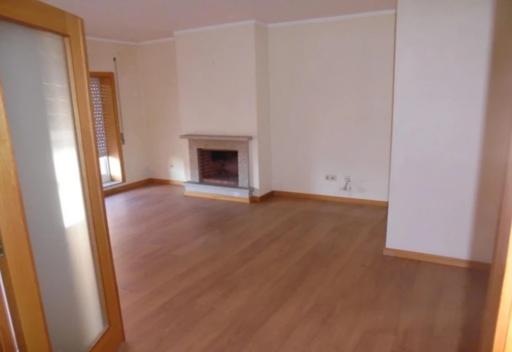 Apartamento T2 para Venda em Canelas Foto 2