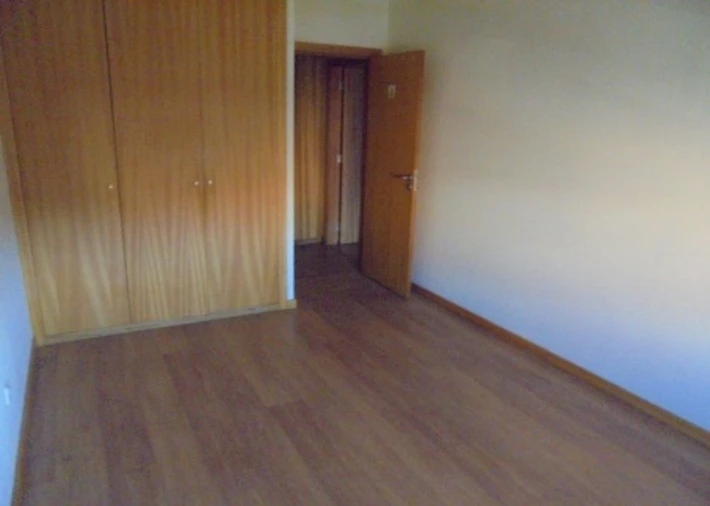 Apartamento T2 para Venda em Canelas Foto 10