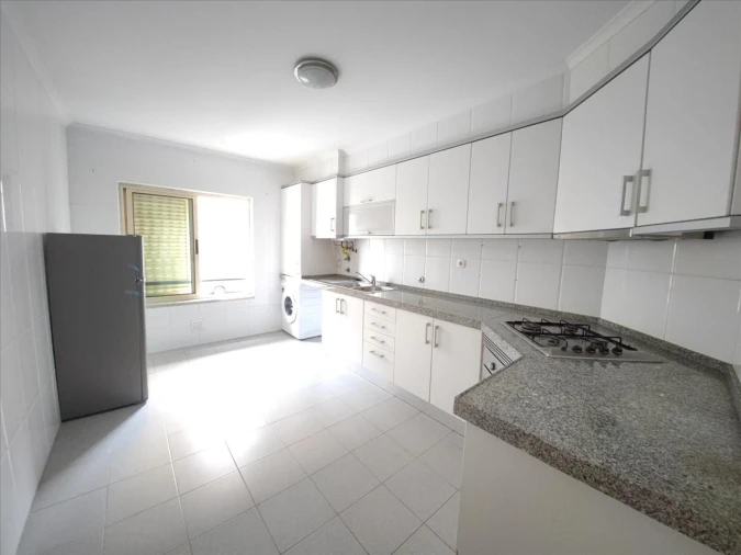 Apartamento T2 para Venda em Tavarede Foto 3