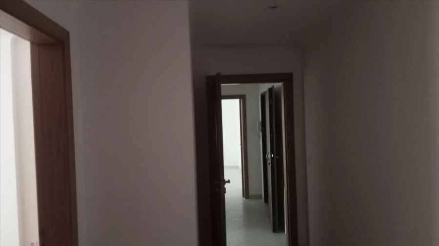 Apartamento T2 para Venda em Tavarede Foto 8