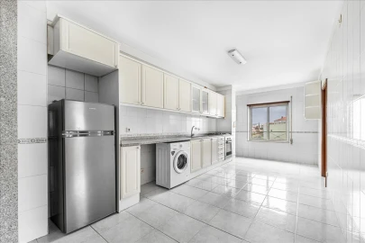 Apartamento T3 para Venda em Lomar e Arcos