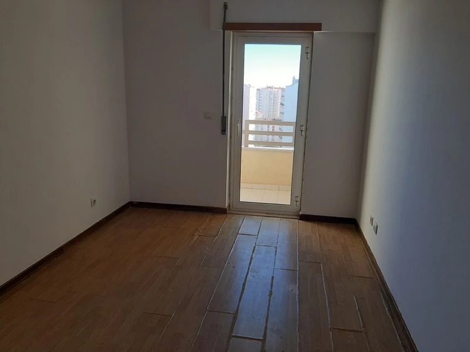 Apartamento T3 para Venda em Carregado e Cadafais Foto 15
