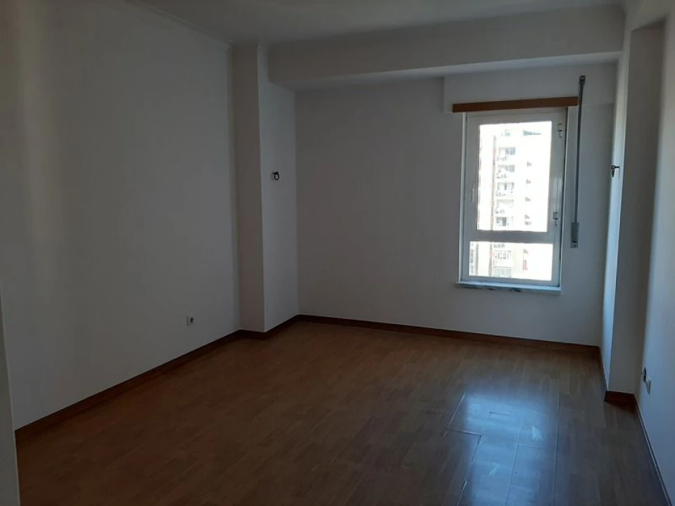 Apartamento T3 para Venda em Carregado e Cadafais Foto 16