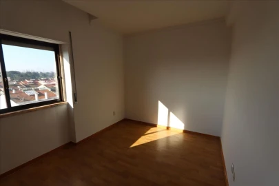 Apartamento T3 para Venda em Fernao Ferro